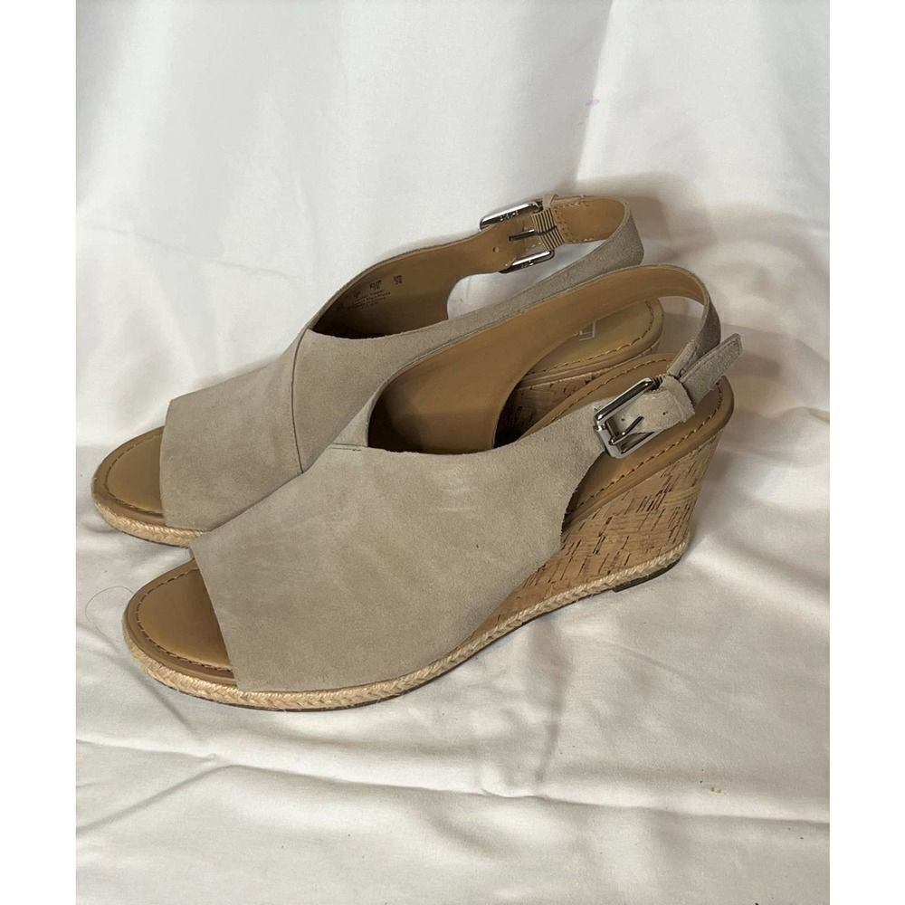 Franco Sarto Women's Julien Wedge Sandal Beige Suede‎ Espadrille Size 9M